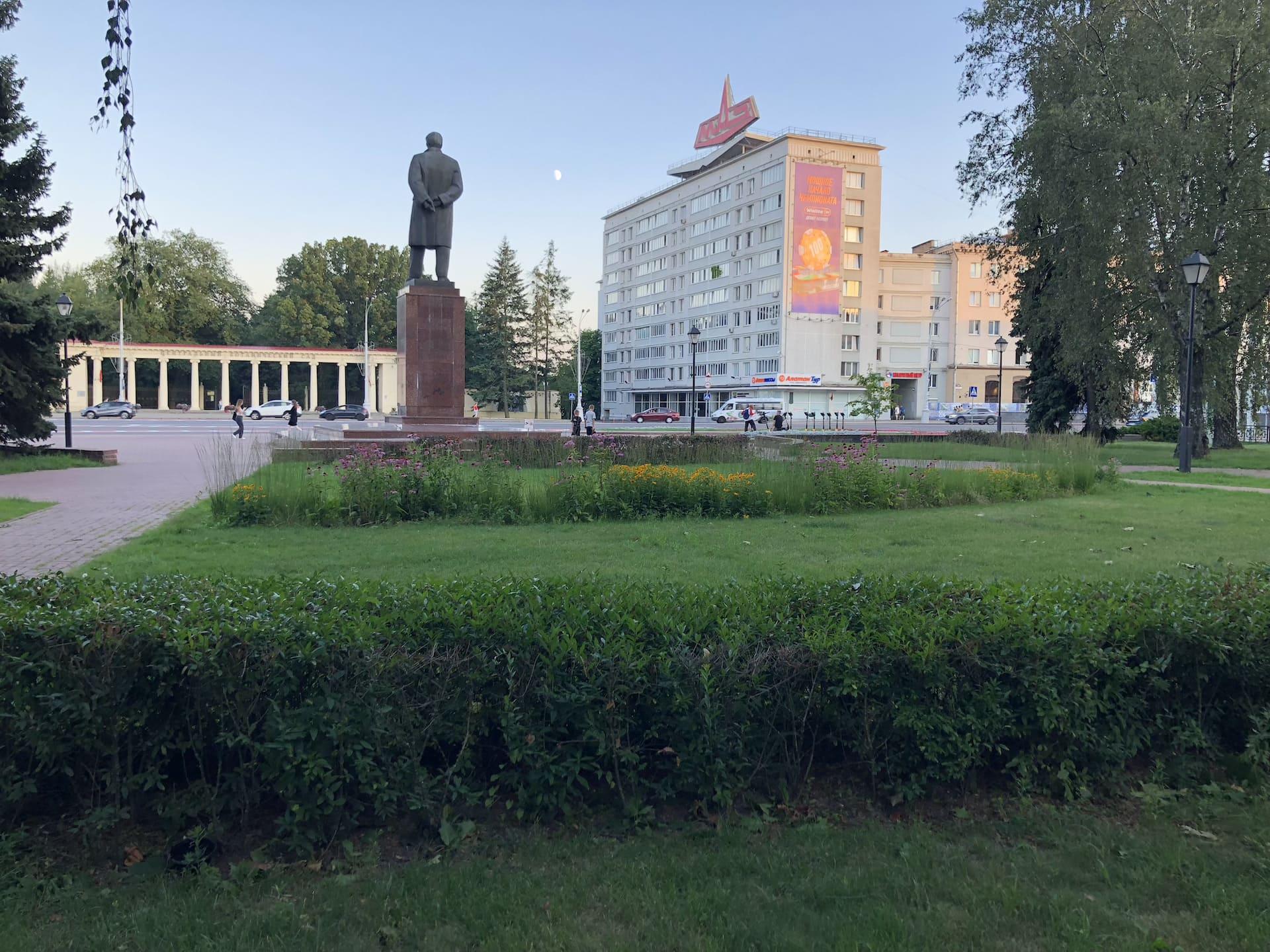 Kalinin Square 3