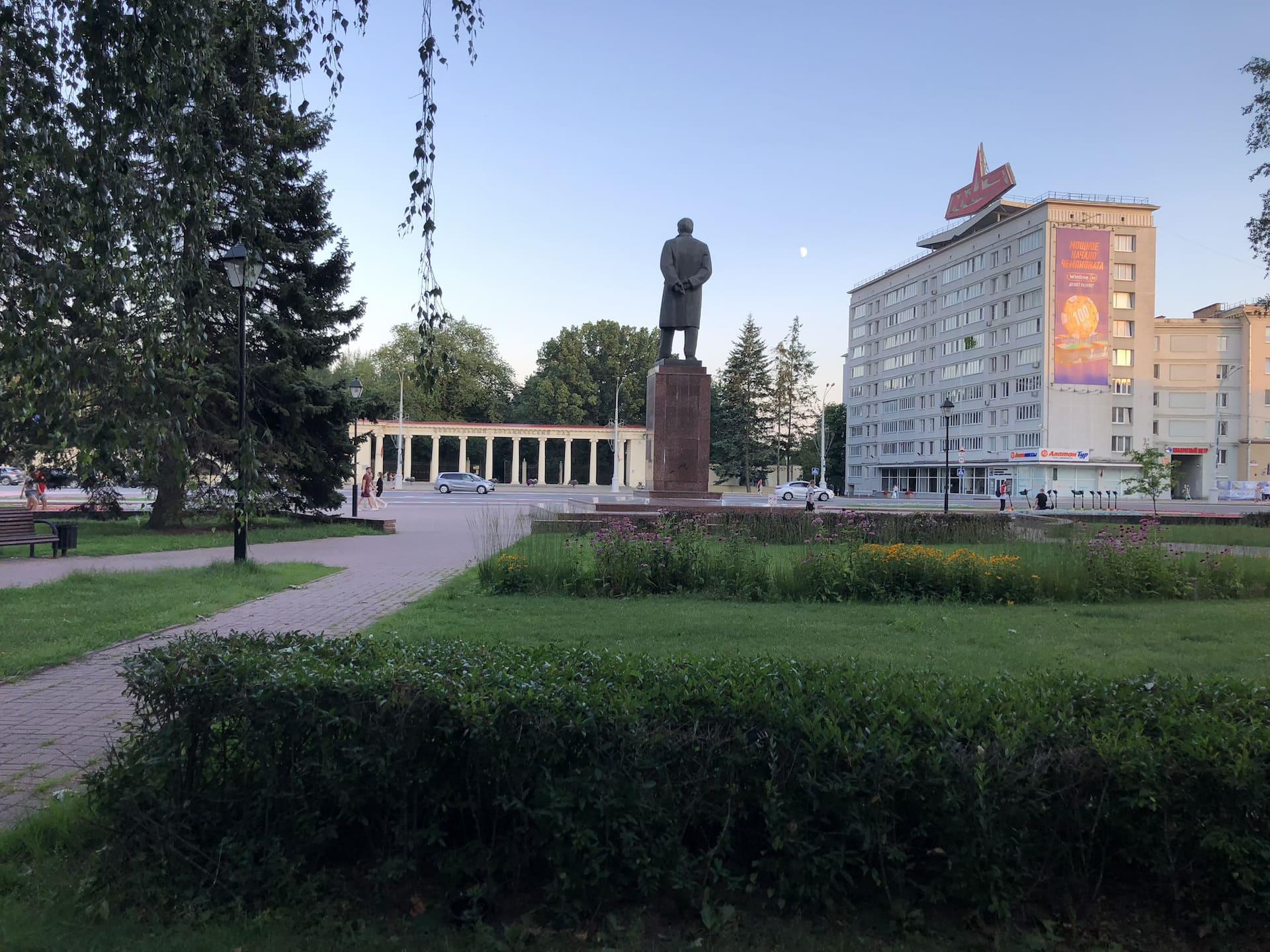 Kalinin Square 4