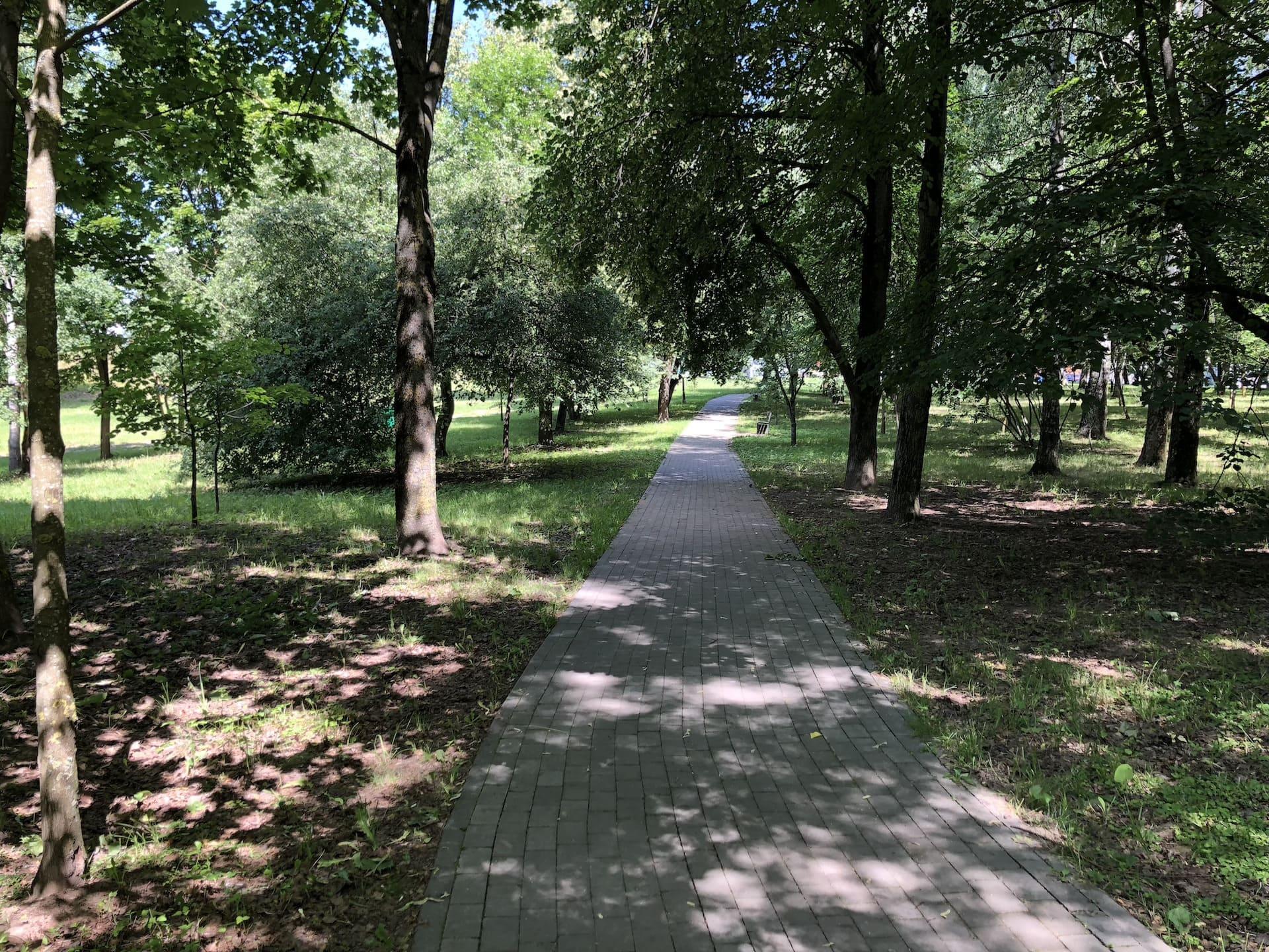 Park on Zheleznodorozhnaya Street 3