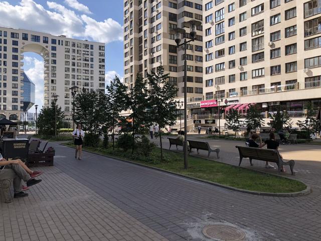 Square in Mayak Minska residential complex Entity photo 2