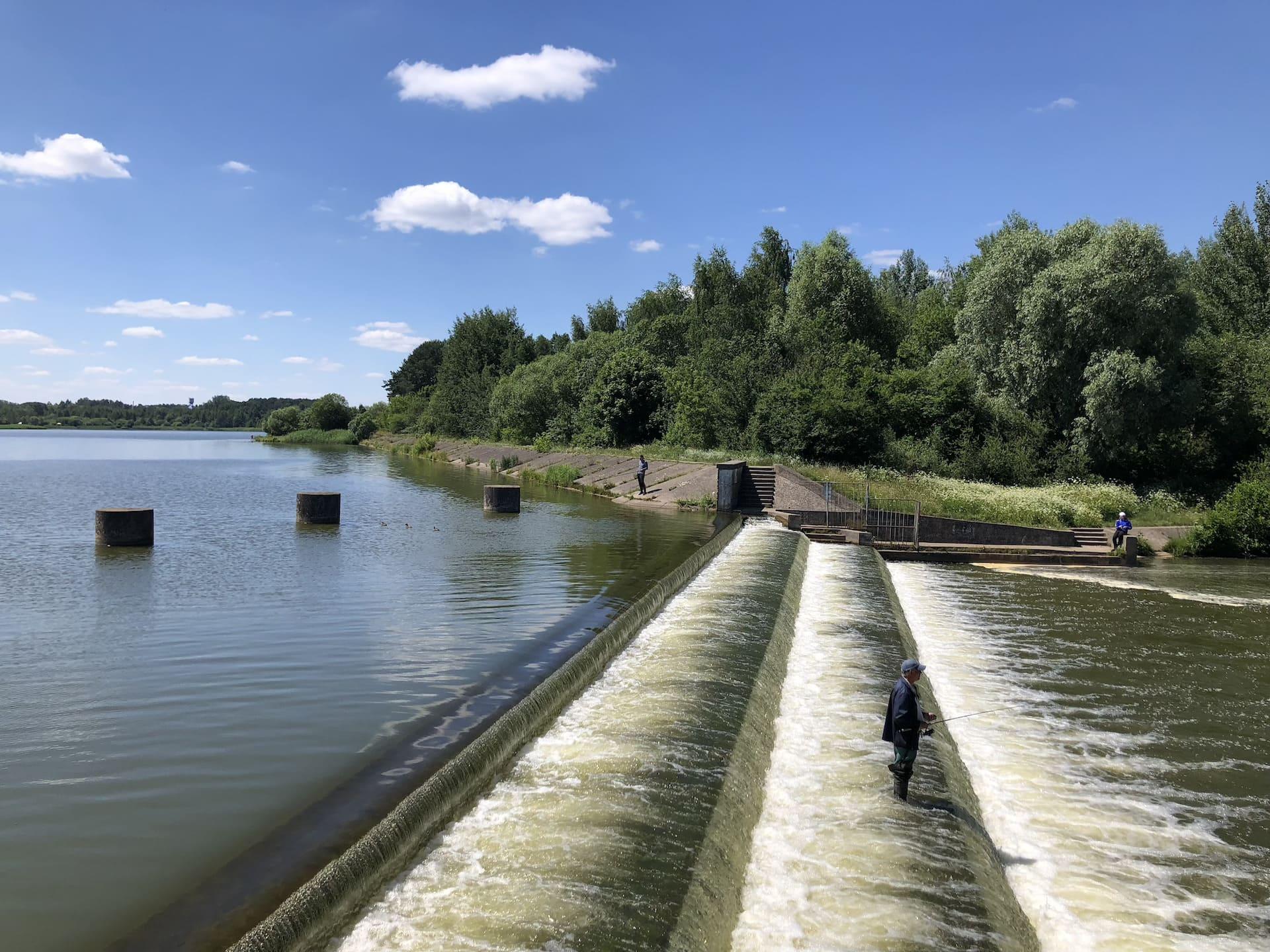 Водопад рядом с пляжем Друзья 1