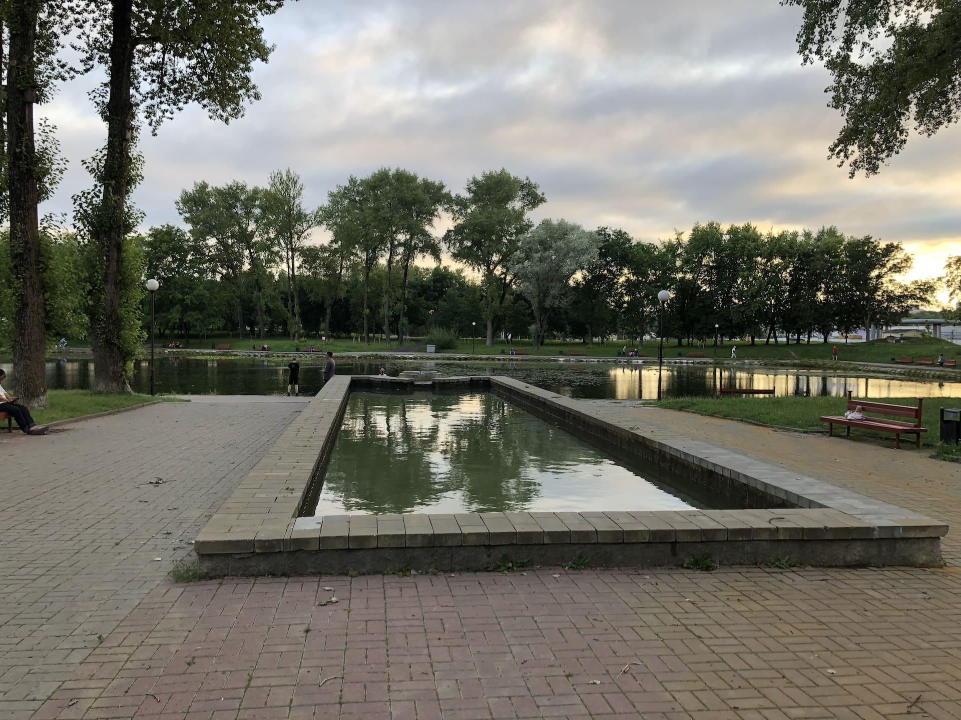 Lake in Malomedvezhinsky Square 0