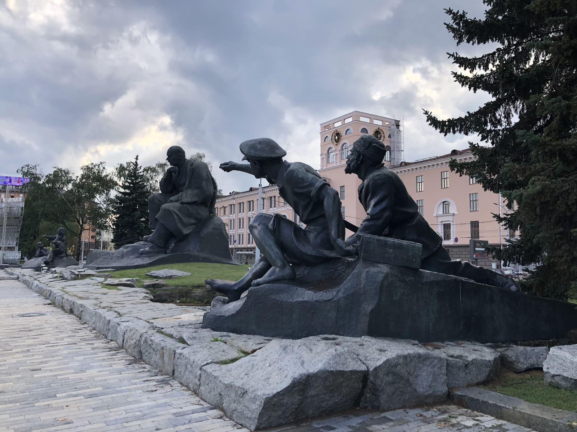 Monument to Yakub Kolas 6