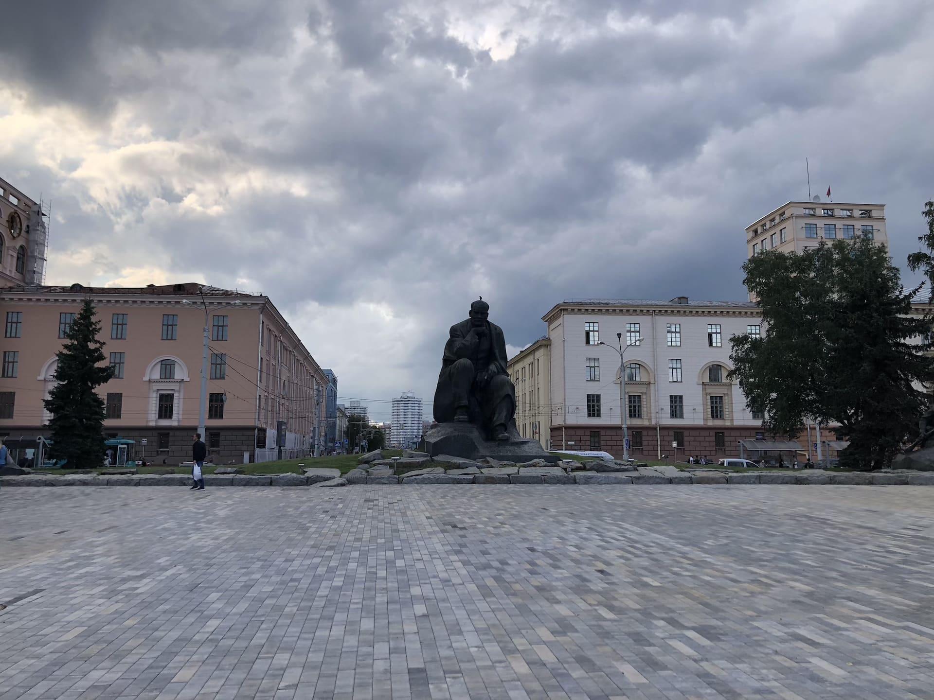 Monument to Yakub Kolas 4