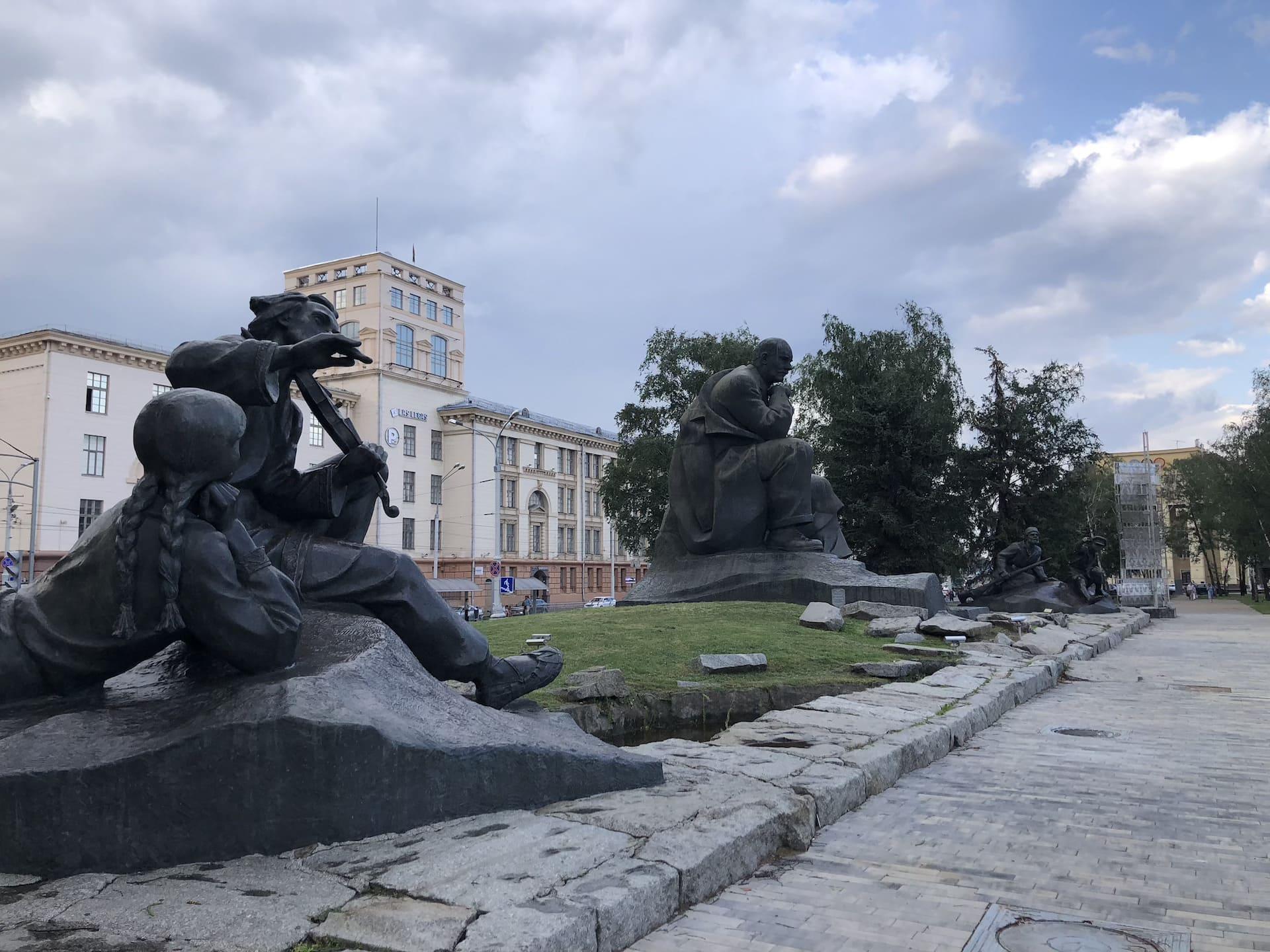 Monument to Yakub Kolas 1