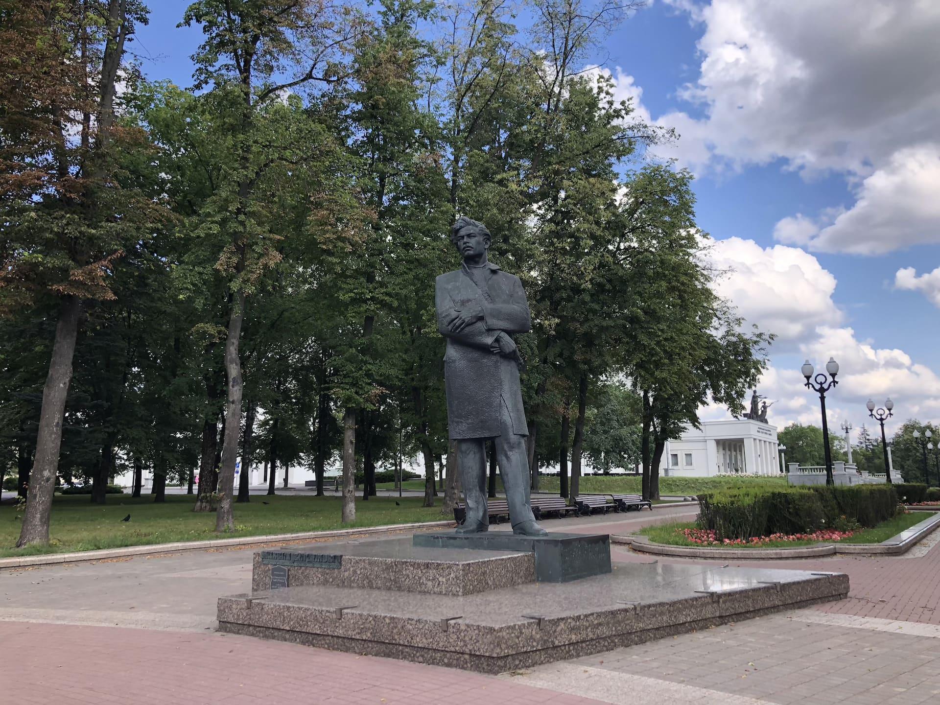 Maksim Bahdanovich Monument 3