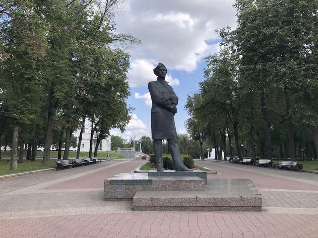 Maksim Bahdanovich Monument Entity photo 1