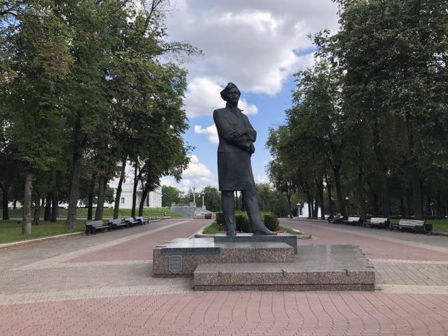 Maksim Bahdanovich Monument Entity photo 0