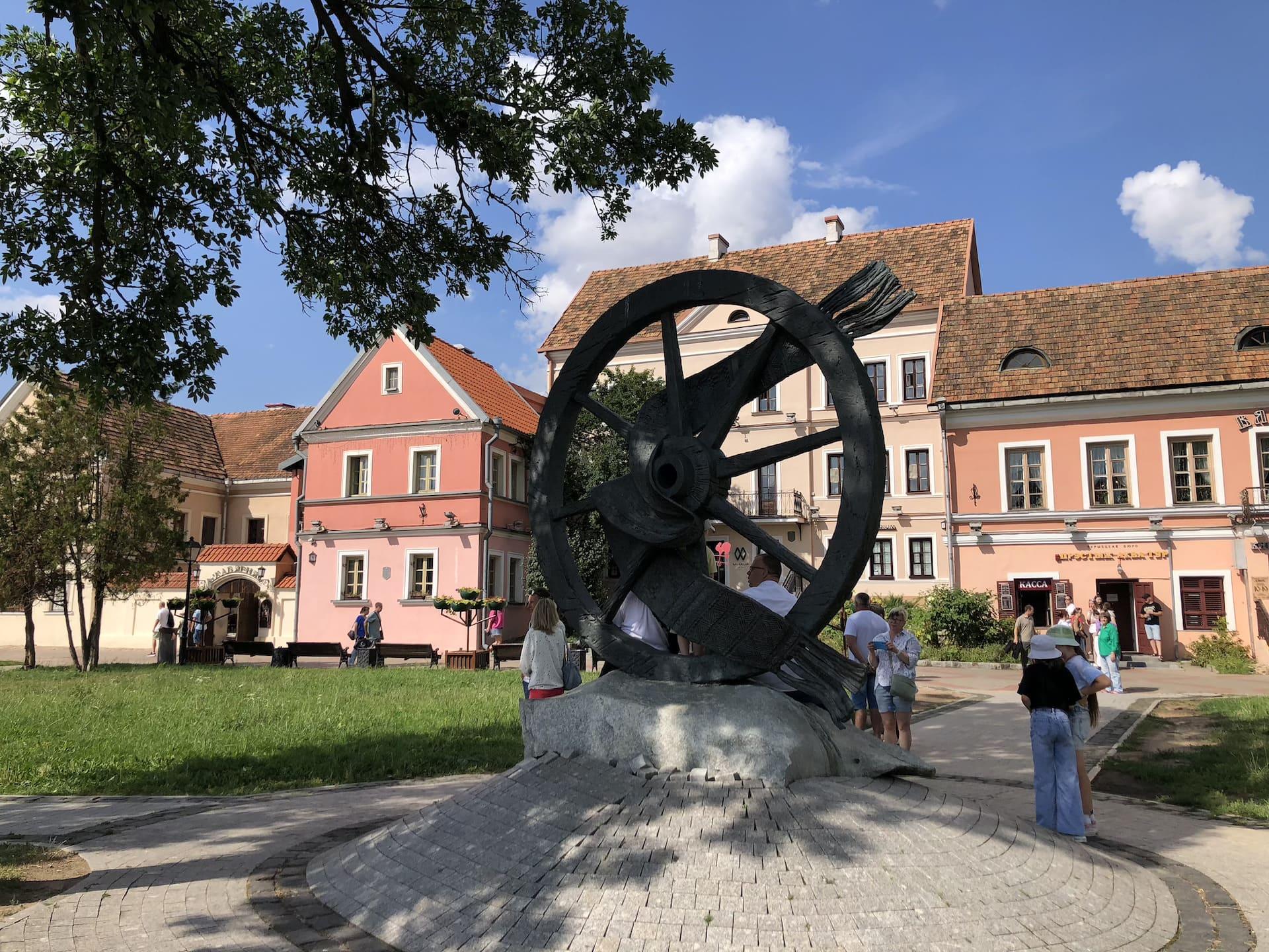 Sculptural composition "Belarusians Abroad" 2