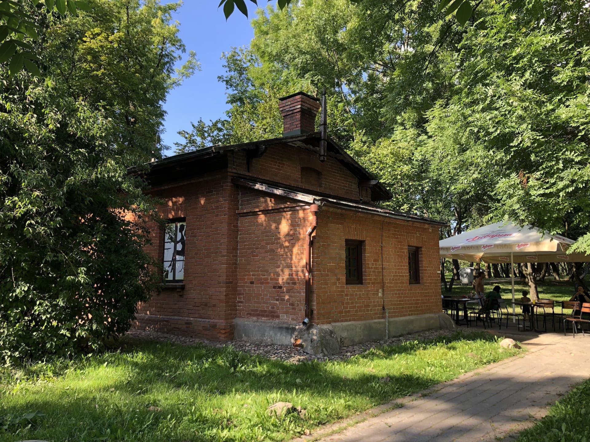 Gatekeeper's House in Loshitsa Estate 4