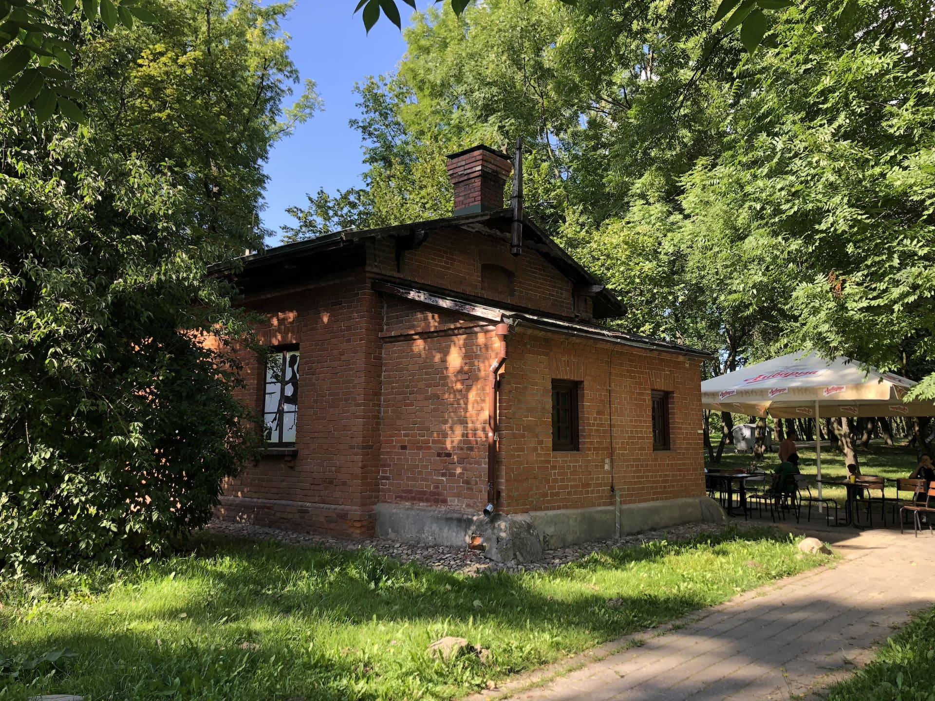 Gatekeeper's House in Loshitsa Estate 3