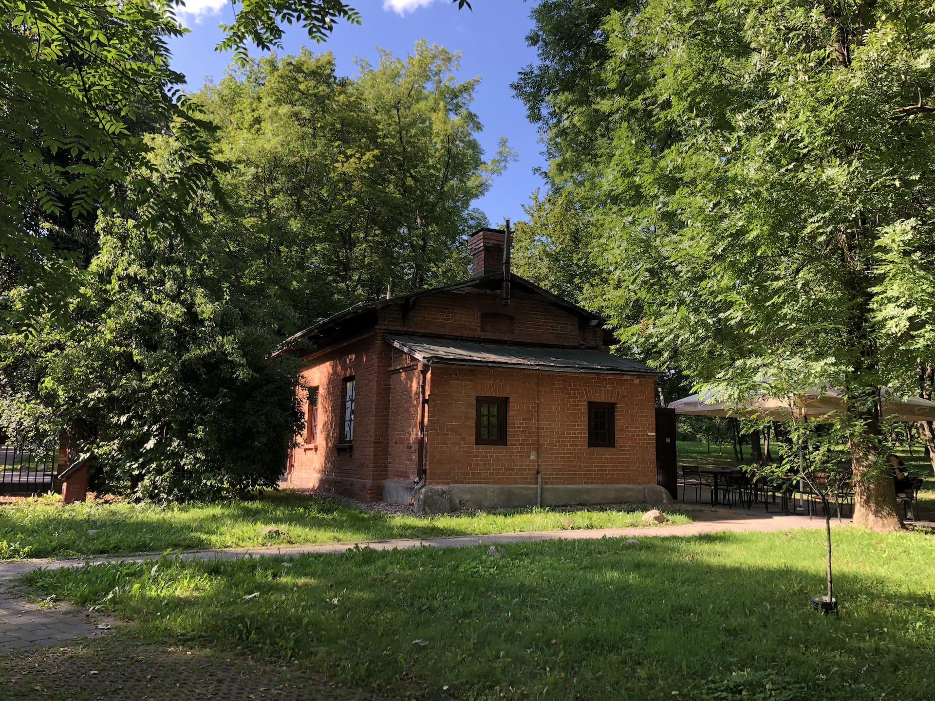 Gatekeeper's House in Loshitsa Estate 2