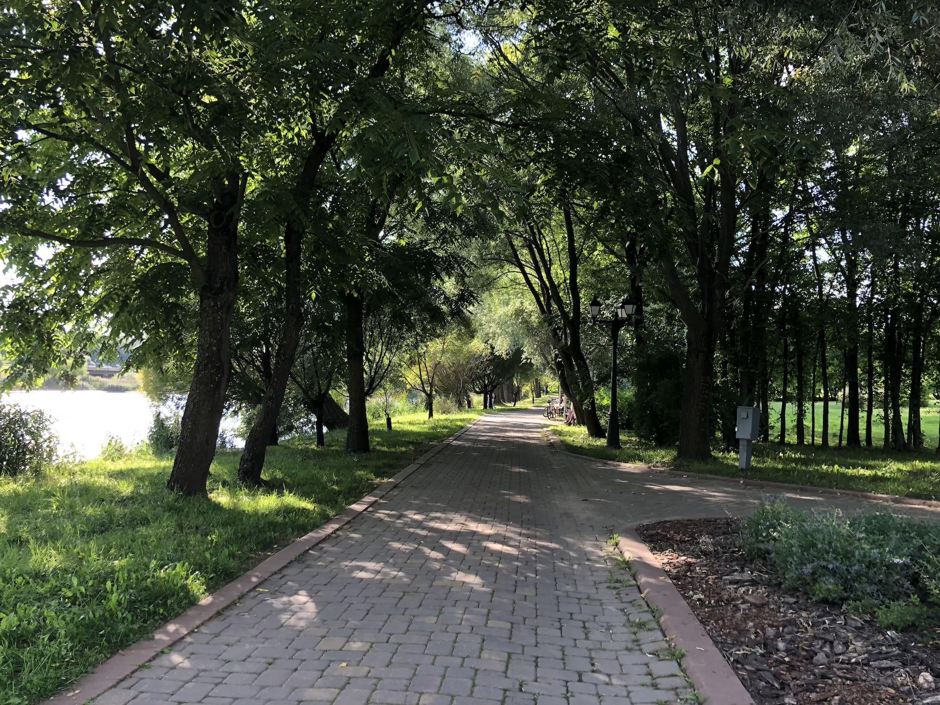 Rotunda and Embankment in Loshitsky Park 3