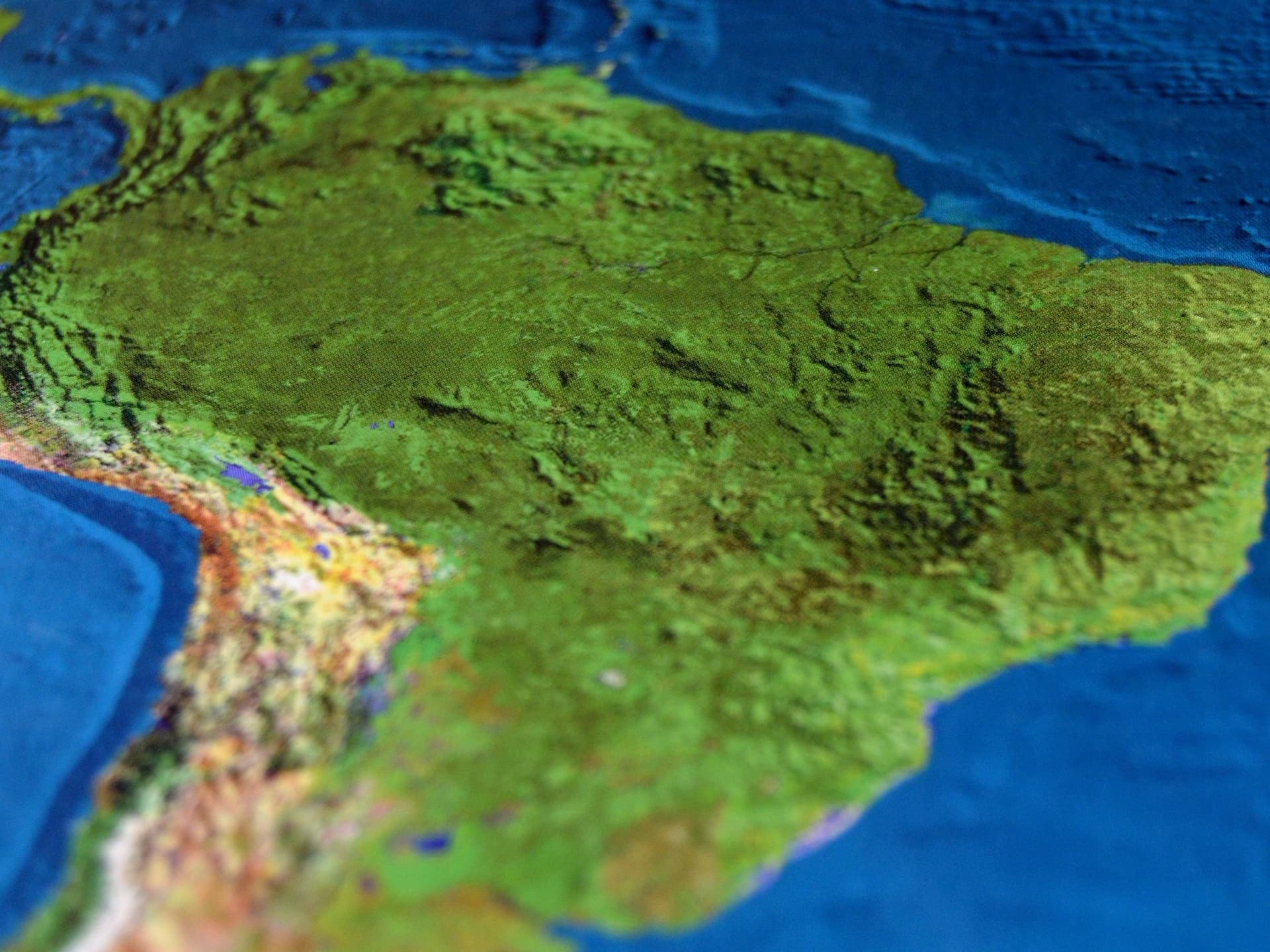 Belarus and Colombia Sign Historic Visa-Free Travel Agreement