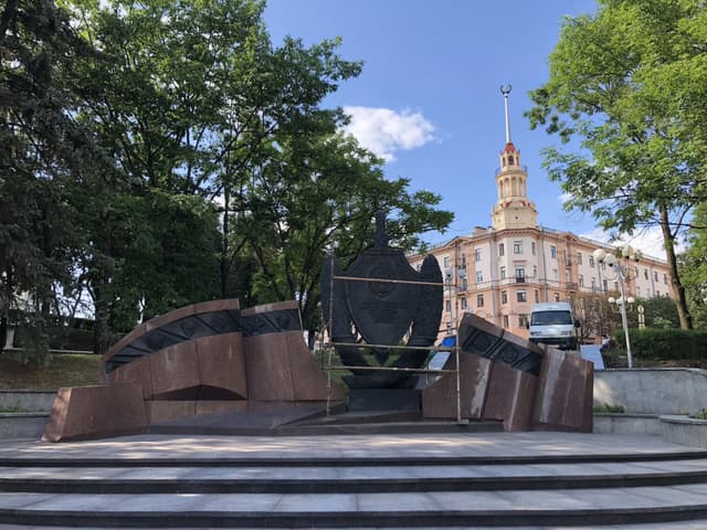 Памятник погибшим сотрудникам МВД Фото объекта 1