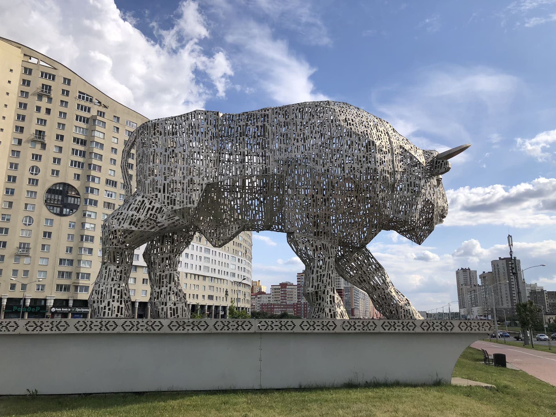 Скульптура зубра 1